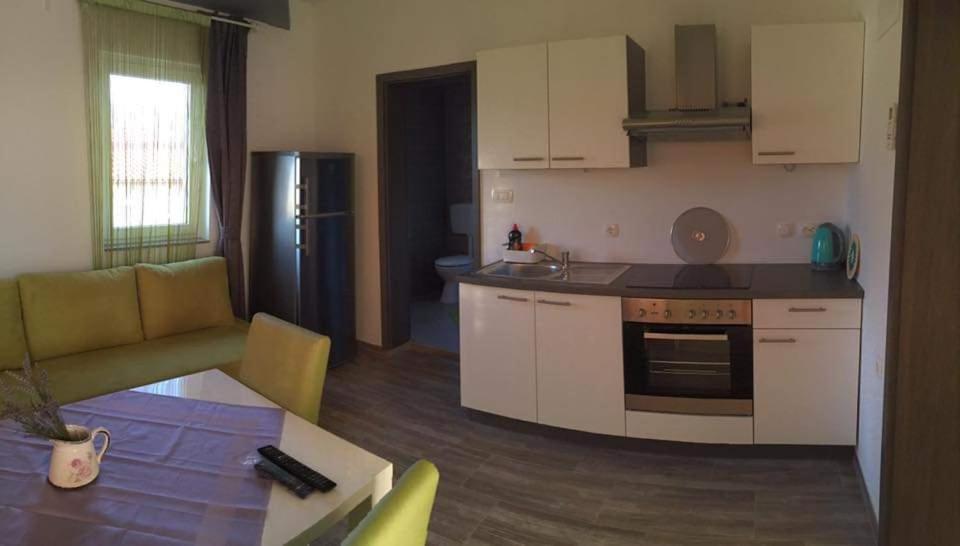 Apartmani Villa Anna Ražanac المظهر الخارجي الصورة