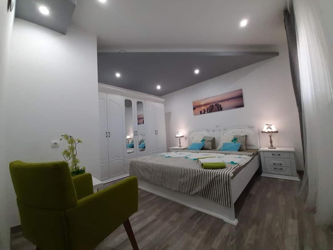 Apartmani Villa Anna Ražanac المظهر الخارجي الصورة